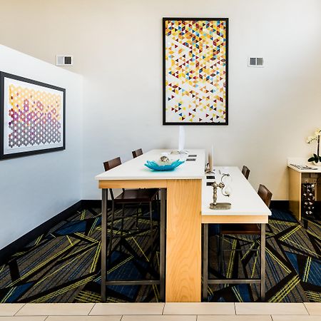 Holiday Inn Express & Suites Charlotte Arpt-Belmont By Ihg Eksteriør bilde