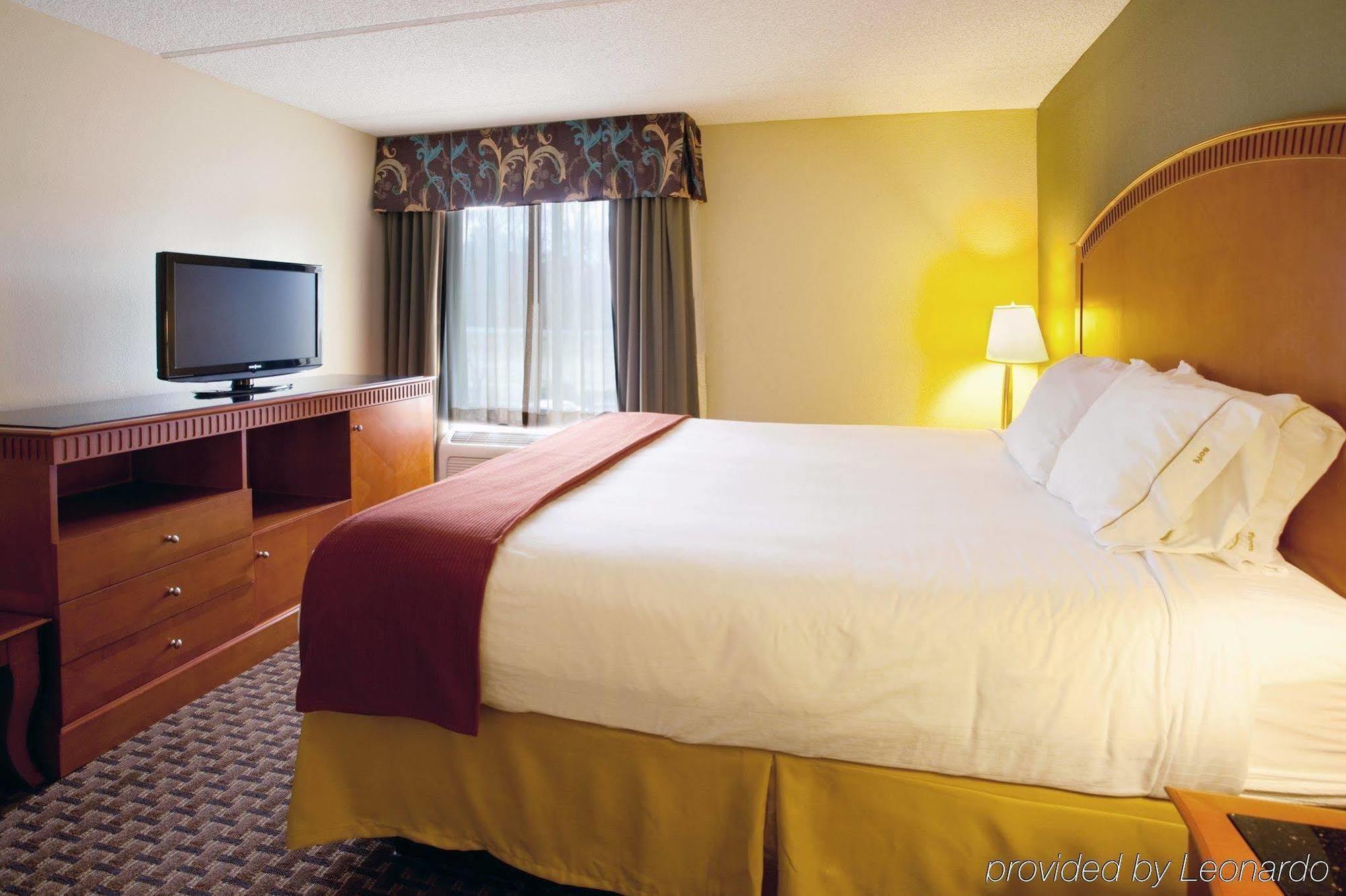 Holiday Inn Express & Suites Charlotte Arpt-Belmont By Ihg Rom bilde